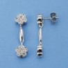 18K PENDIENTES LARGOS FLORES. 26 X 7 MM.