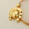18K COLGANTE ORO AMARILLO HERRADURA CON CABALLO. 44 X 39 MM