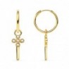 18K AROS TUBO REDONDO ORO AMARILLO 11 X 1,20 MM Y COLGANTE CRUZ CON PUÑAL.